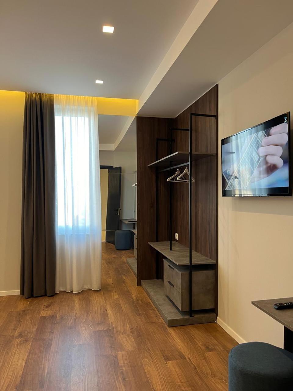 North Alb Hotel Shkoder Ngoại thất bức ảnh